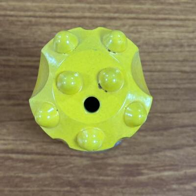 Kekuatan tinggi Threaded Rock Drill Rod Perkakas Pengeboran Batu Untuk Pembangunan Terowongan Pertambangan