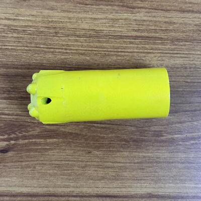 Kekuatan tinggi Threaded Rock Drill Rod Perkakas Pengeboran Batu Untuk Pembangunan Terowongan Pertambangan