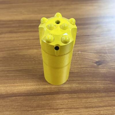 Kekuatan tinggi Threaded Rock Drill Rod Perkakas Pengeboran Batu Untuk Pembangunan Terowongan Pertambangan